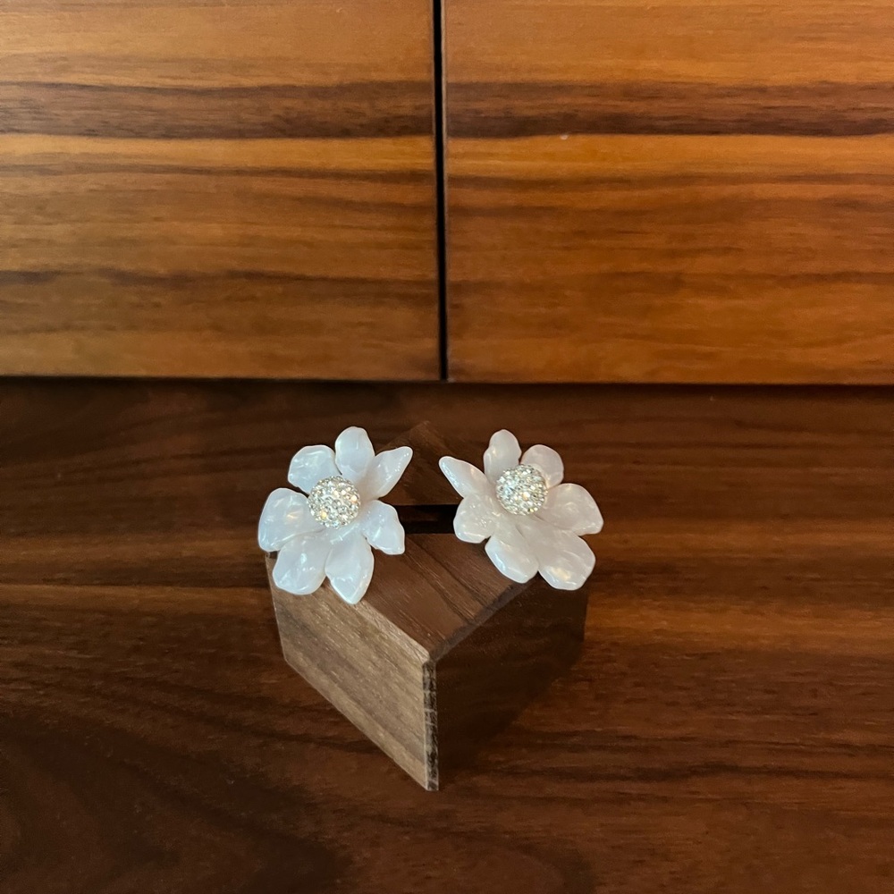 Lele Sadoughi Mother of Pearl Wallflower Button Earrings